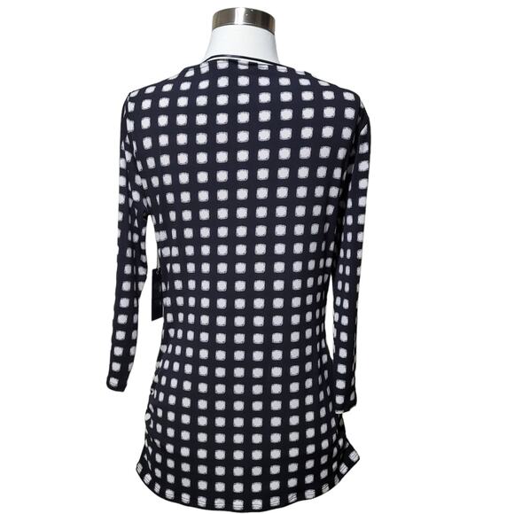 Vince Camuto Women Black White Faux Wrap Mod Top Geometric Print Stretch Medium - Picture 3 of 8